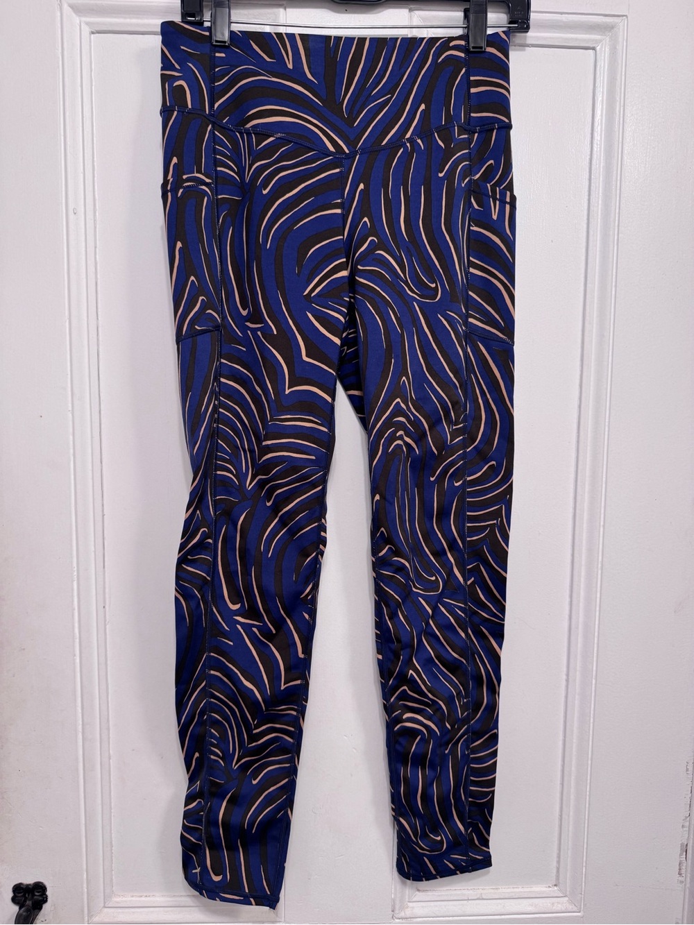 J. McLaughlin Blue and Black Abstract-Stripe Leggings